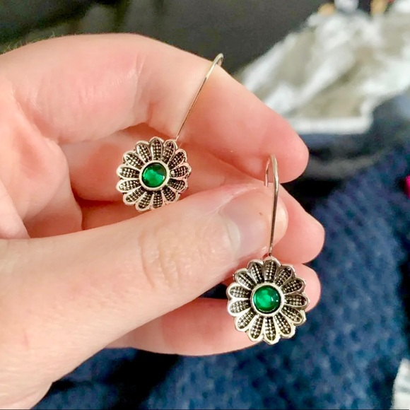 💚 Retro Unique BOHO Floral Drop Earrings 💚 - Picture 3 of 5